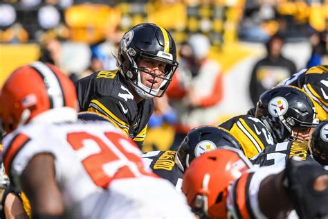 The 12 Biggest NFL Rivalries In the League's History .